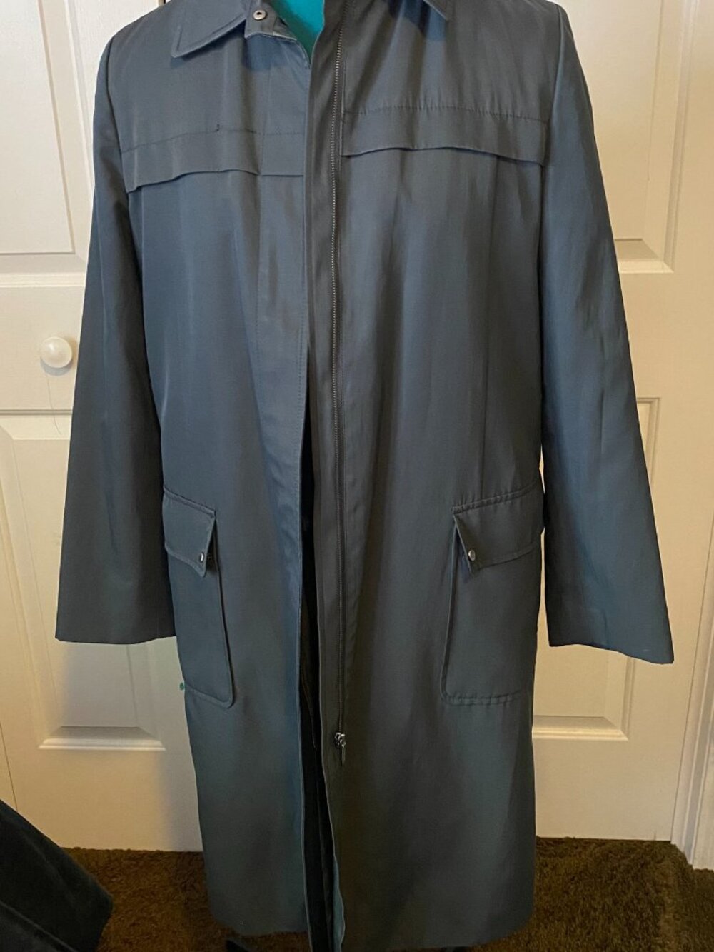 Korean Brand Carries Note Trench Coat
